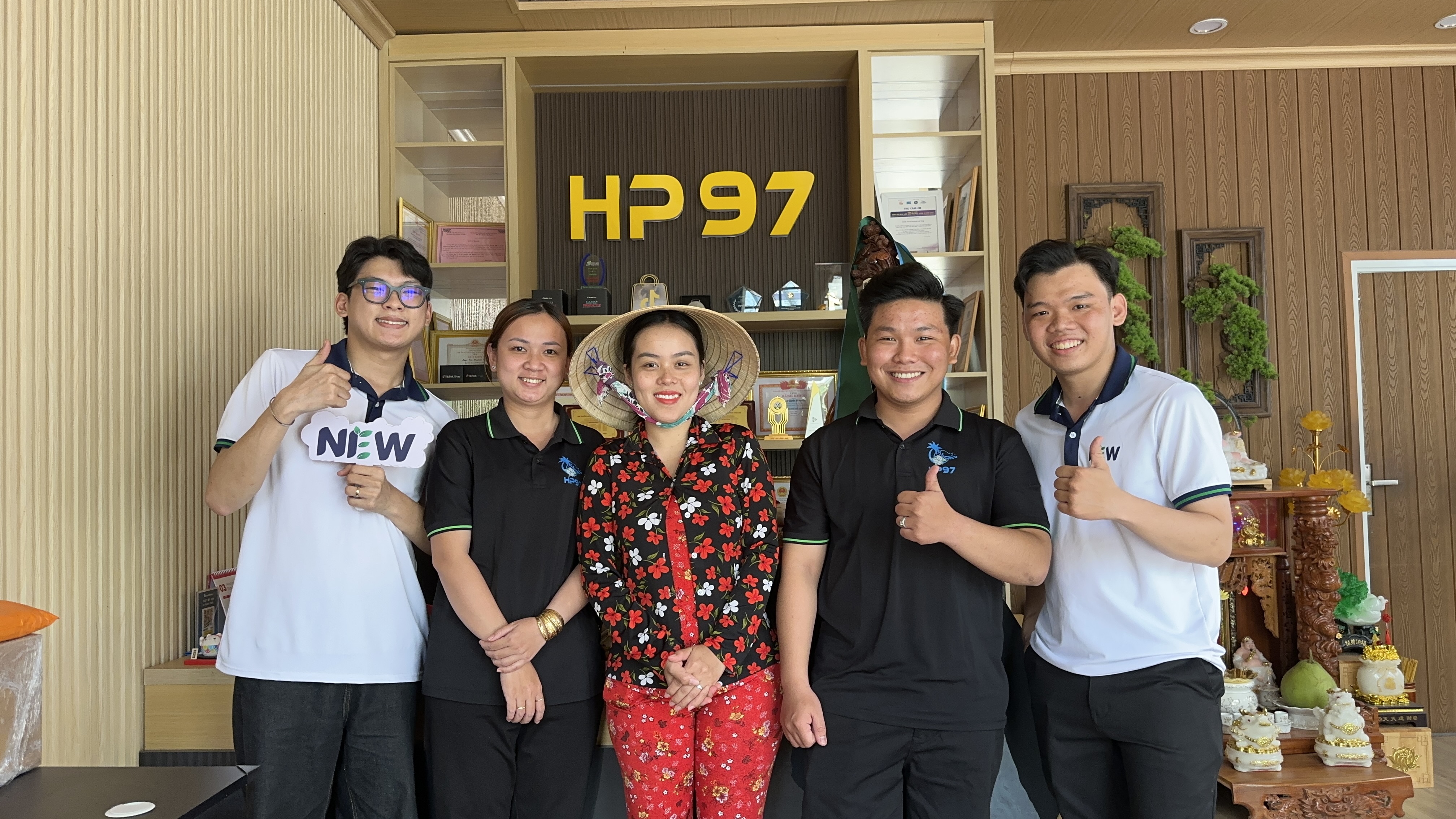 Gặp gỡ và hợp tác cùng Huyền Phi 97 - ảnh 1